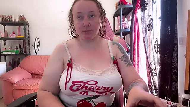 kisicaxx online show from June 1, 8:05 am