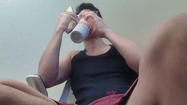 Snapshot of SebastianReiss chatting on August 8, 6:37 am SebastianReiss online show from August 8, 6:37 am
