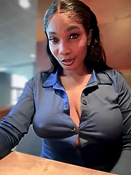 Snapshot of __Nessa__ chatting on October 3, 11:40 am   Nessa   online show from October 3, 11:40 am