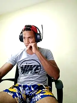 Snapshot of Flako07 chatting on February 3, 8:35 pm Flako07 online show from February 3, 8:35 pm