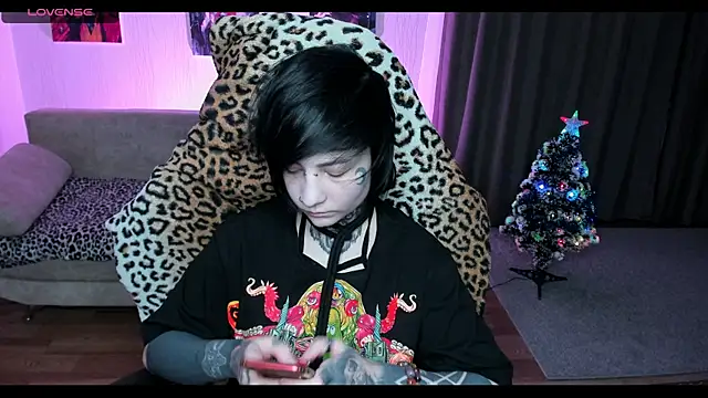 Snapshot of acid_trip1l chatting on December 7, 7:32 pm acid trip1l online show from December 7, 7:32 pm