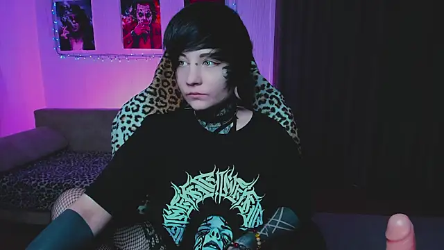 Snapshot of acid_trip1l chatting on September 20, 8:32 pm acid trip1l online show from September 20, 8:32 pm