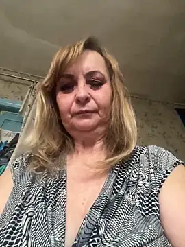Snapshot of Irina2909@xh chatting on June 13, 6:00 am Irina2909xh online show from June 13, 6:00 am