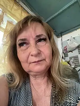 Snapshot of Irina2909@xh chatting on July 4, 8:09 am Irina2909xh online show from July 4, 8:09 am