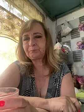 Snapshot of Irina2909@xh chatting on July 10, 9:01 am Irina2909xh online show from July 10, 9:01 am
