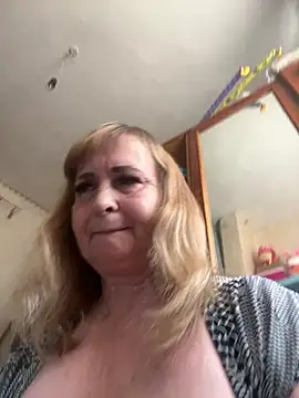 Snapshot of Irina2909@xh chatting on July 18, 5:55 am Irina2909xh online show from July 18, 5:55 am