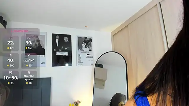 Snapshot of hollyprincess_2 chatting on June 14, 2:24 am hollyprincess 2 online show from June 14, 2:24 am