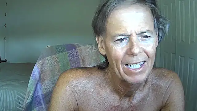 Snapshot of nakeedcowboi65 chatting on July 9, 11:42 pm nakeedcowboi65 online show from July 9, 11:42 pm