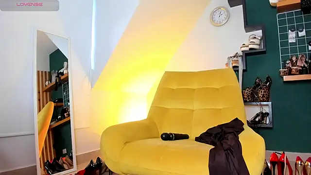 Ashley leon  online show from April 17, 2:42 pm