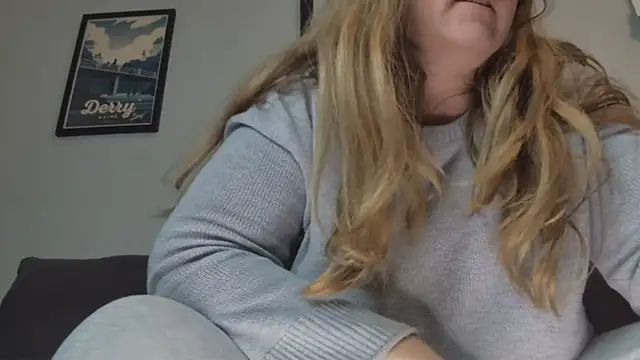 MissMera online show from December 12, 7:52 am