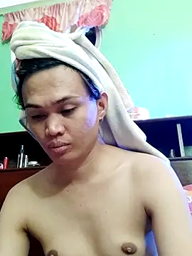 QueenSoreal online show from October 24, 3:30 pm