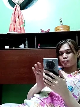 QueenSoreal online show from November 10, 3:00 pm