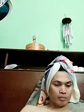 QueenSoreal online show from April 5, 3:20 pm