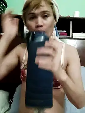QueenSoreal online show from May 23, 3:05 pm
