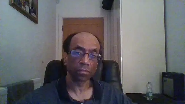 Snapshot of rauncher1 chatting on February 27, 12:32 am rauncher1 online show from February 27, 12:32 am