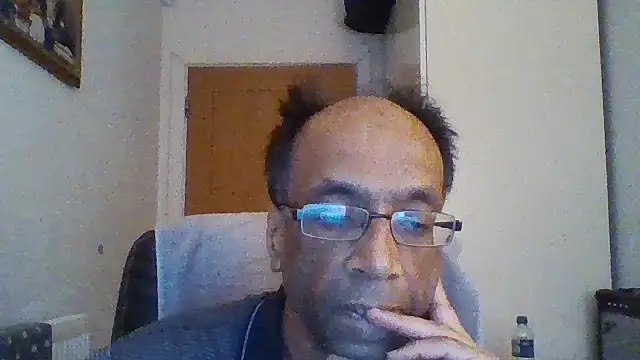 Snapshot of rauncher1 chatting on October 6, 9:40 am rauncher1 online show from October 6, 9:40 am