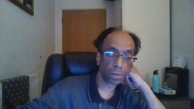 rauncher1 online show from December 3, 11:47 pm