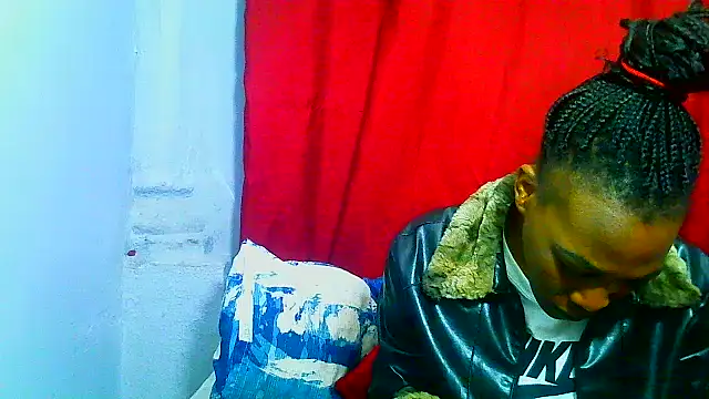 Snapshot of freaky_naughty chatting on May 26, 12:12 pm freaky naughty online show from May 26, 12:12 pm