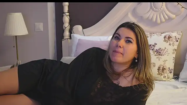 FeliciaKrige online show from January 6, 2:04 am