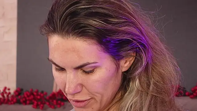 FeliciaKrige online show from January 8, 8:33 pm