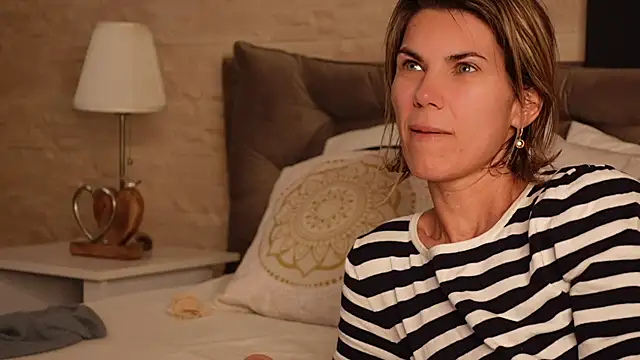 FeliciaKrige online show from April 7, 1:06 am