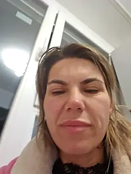 Snapshot of FeliciaKrige chatting on April 28, 10:26 pm FeliciaKrige online show from April 28, 10:26 pm