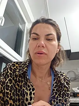 Snapshot of FeliciaKrige chatting on April 29, 11:33 pm FeliciaKrige online show from April 29, 11:33 pm