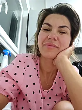Snapshot of FeliciaKrige chatting on April 30, 10:58 pm FeliciaKrige online show from April 30, 10:58 pm