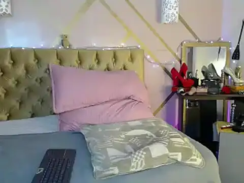 Snapshot of dove_mature chatting on January 15, 4:54 pm dove mature online show from January 15, 4:54 pm