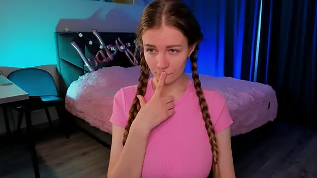 Snapshot of SweetMilkis chatting on February 4, 9:07 am SweetMilkis online show from February 4, 9:07 am