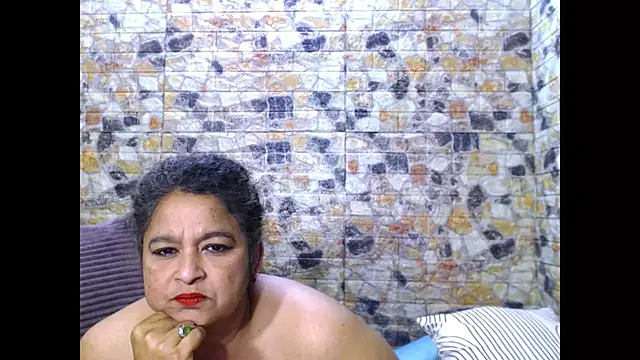 indianstar75 online show from December 4, 8:23 am