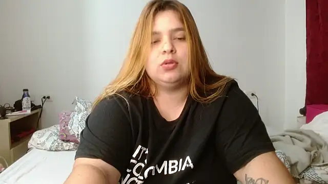 Snapshot of Blondylicious chatting on February 5, 2:29 am Blondylicious online show from February 5, 2:29 am