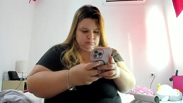 Snapshot of Blondylicious chatting on March 5, 9:48 pm Blondylicious online show from March 5, 9:48 pm