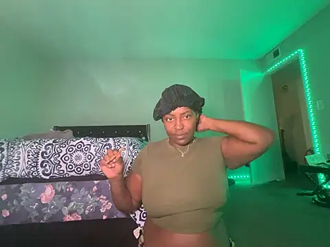 Snapshot of ChocolateTingz chatting on December 11, 3:24 am ChocolateTingz online show from December 11, 3:24 am