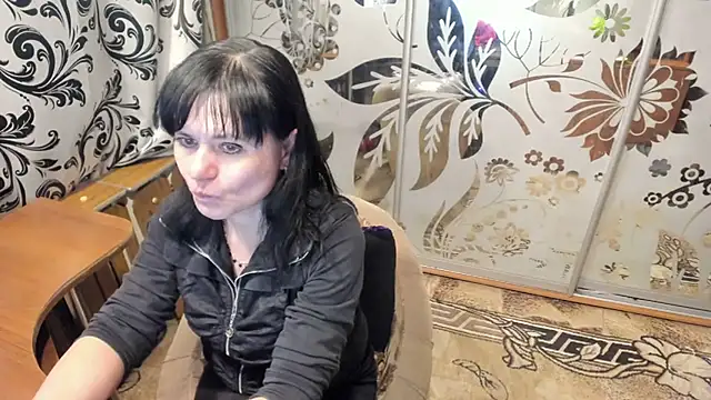 Snapshot of EVILENSA chatting on February 24, 4:58 pm EVILENSA online show from February 24, 4:58 pm