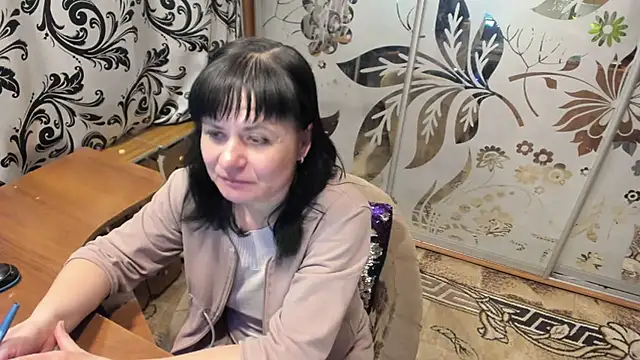 Snapshot of EVILENSA chatting on March 4, 5:03 pm EVILENSA online show from March 4, 5:03 pm