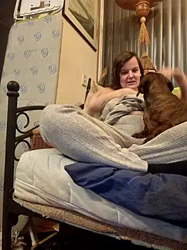 Cutegirlforyou online show from December 3, 7:21 am