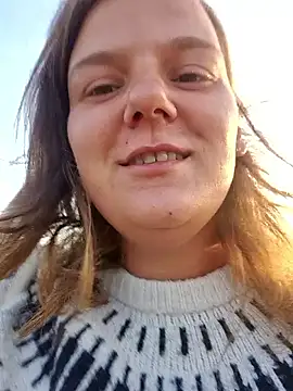 Cutegirlforyou online show from September 17, 5:20 am