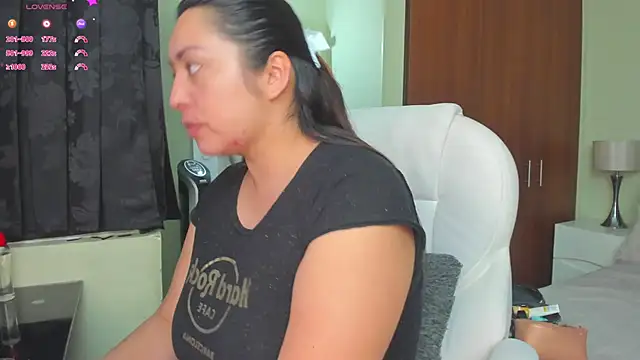 Kyllie B online show from March 18, 2:25 am