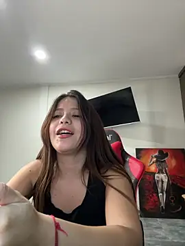 Snapshot of kiarafonseca_ chatting on February 14, 12:51 am kiarafonseca  online show from February 14, 12:51 am