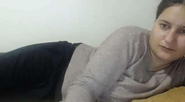 Snapshot of flowerlauren chatting on January 13, 5:01 am flowerlauren online show from January 13, 5:01 am