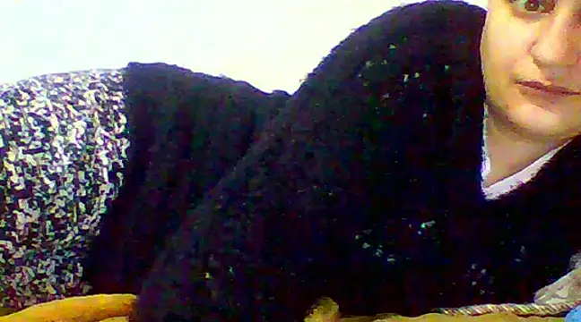 Snapshot of flowerlauren chatting on February 4, 7:51 am flowerlauren online show from February 4, 7:51 am