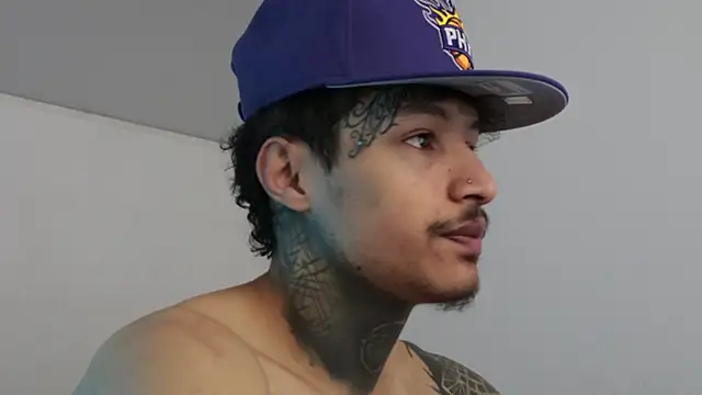 trieone online show from December 13, 4:38 pm