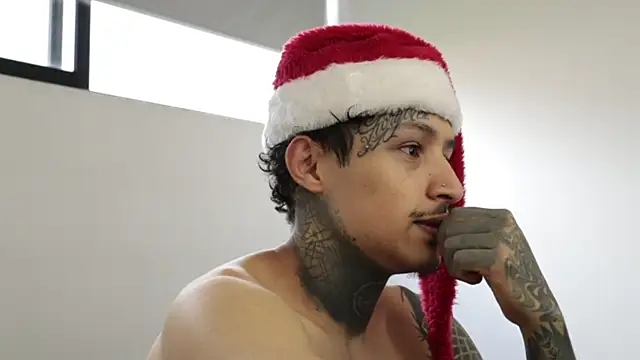 trieone online show from December 24, 9:55 pm