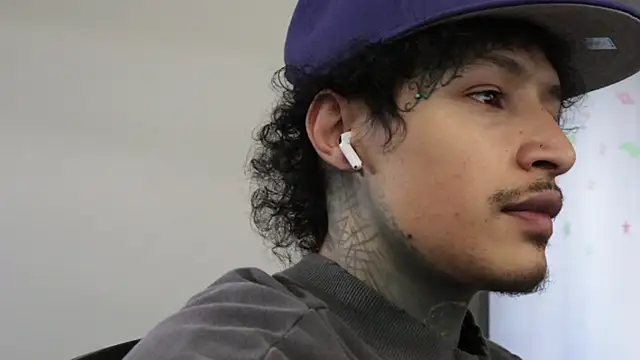 trieone online show from December 17, 5:19 pm