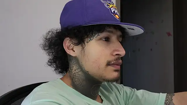 trieone online show from February 22, 11:03 pm