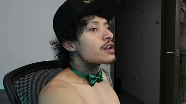 trieone online show from March 18, 2:15 am