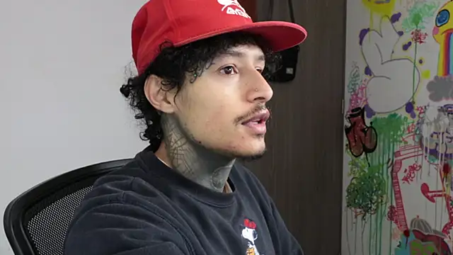 trieone online show from March 28, 1:54 pm