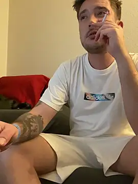 Snapshot of TwopartCuisine chatting on February 28, 3:26 am TwopartCuisine online show from February 28, 3:26 am