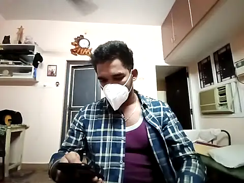 Snapshot of luckyloki chatting on December 20, 12:27 pm luckyloki online show from December 20, 12:27 pm